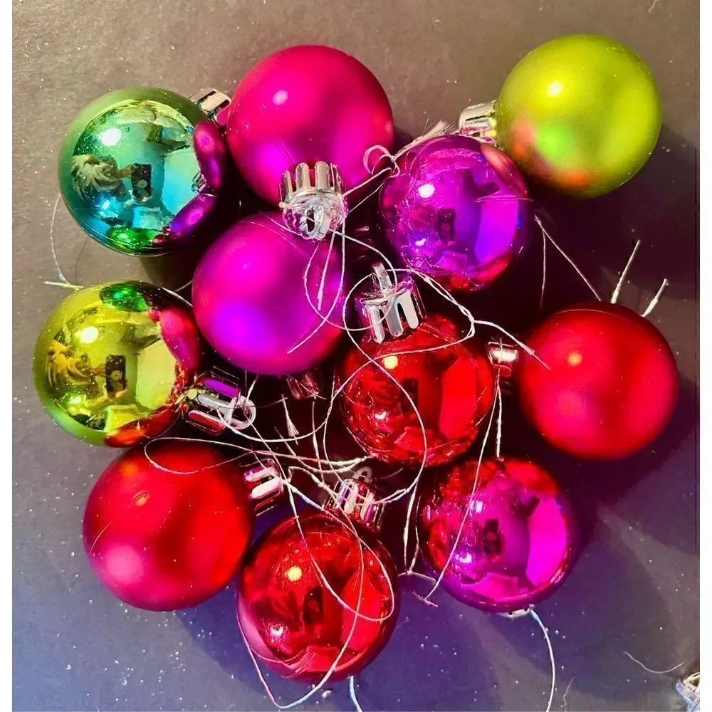 VTG Mixed Lot 50+ Plastic Christmas Ornaments Balls Snowflakes Drums Presents